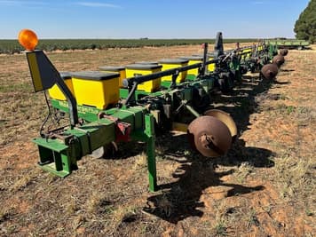 Main image John Deere 1700